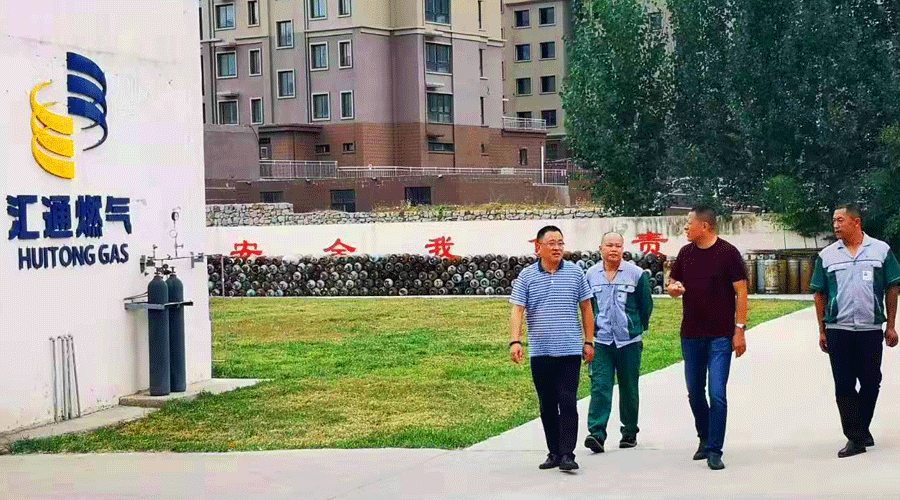 山東匯通能源利用集團領(lǐng)導(dǎo)中秋看望一線員工